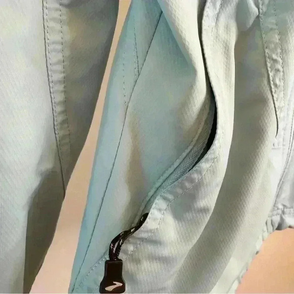 Brooks Women's Blue Running Jacket Size S Lightweight Reflective - Picture 4 of 10